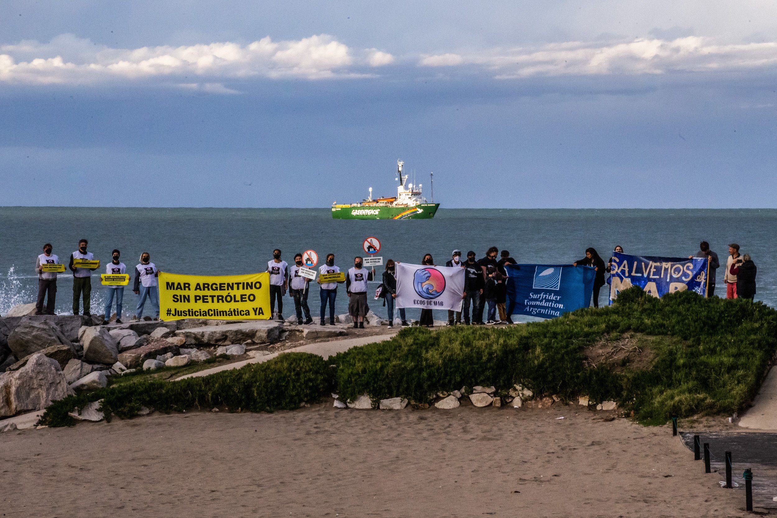 0292f263-arctic-sunrise-mar-del-plata-credito-gabriel-bulacio-greenpeace-24
